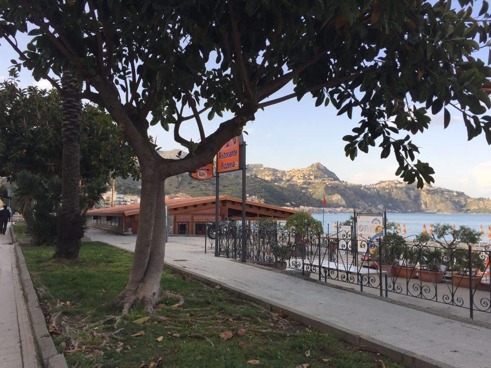 B&B La Casa Di Luigi Giardini Naxos Eksteriør bilde